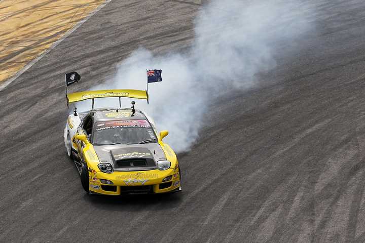  Nissan 370Z: дизайн, мощность и аэродинамика в идеальном сочетании 