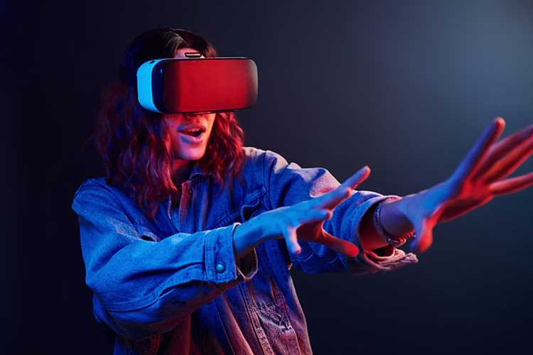 undefined Развитие коммуникационных навыков</strong></noscript>«></p> <ul> <li>VR-симуляторы могут быть использованы для развития коммуникационных навыков, как в бизнесе, так и в повседневной жизни. Они позволяют людям тренировать речь, презентации и эффективное ведение переговоров в виртуальных ситуациях.</li> <li>Также VR-симуляторы могут помочь людям преодолеть социальные фобии и тревожность в общении. Пользователи могут практиковать разговоры с виртуальными персонажами, что помогает им повысить уверенность и развить навыки общения в реальной жизни.</li> </ul> <h2><span class=